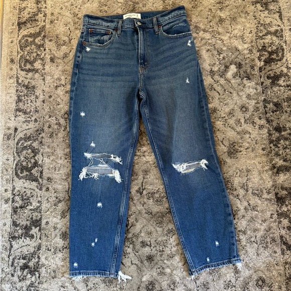Abercrombie and Fitch The Mom High Rise Jeans - Picture 2 of 8